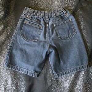Boys shorts 4-5t